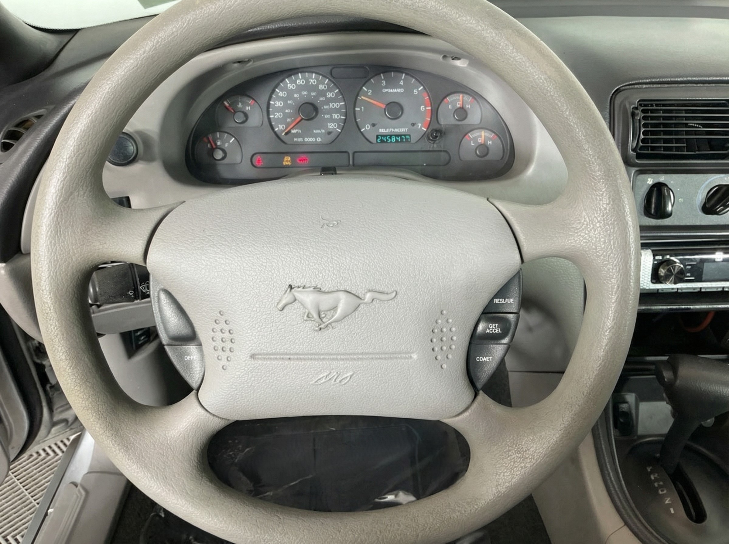 1999 Ford Mustang — photo 7
