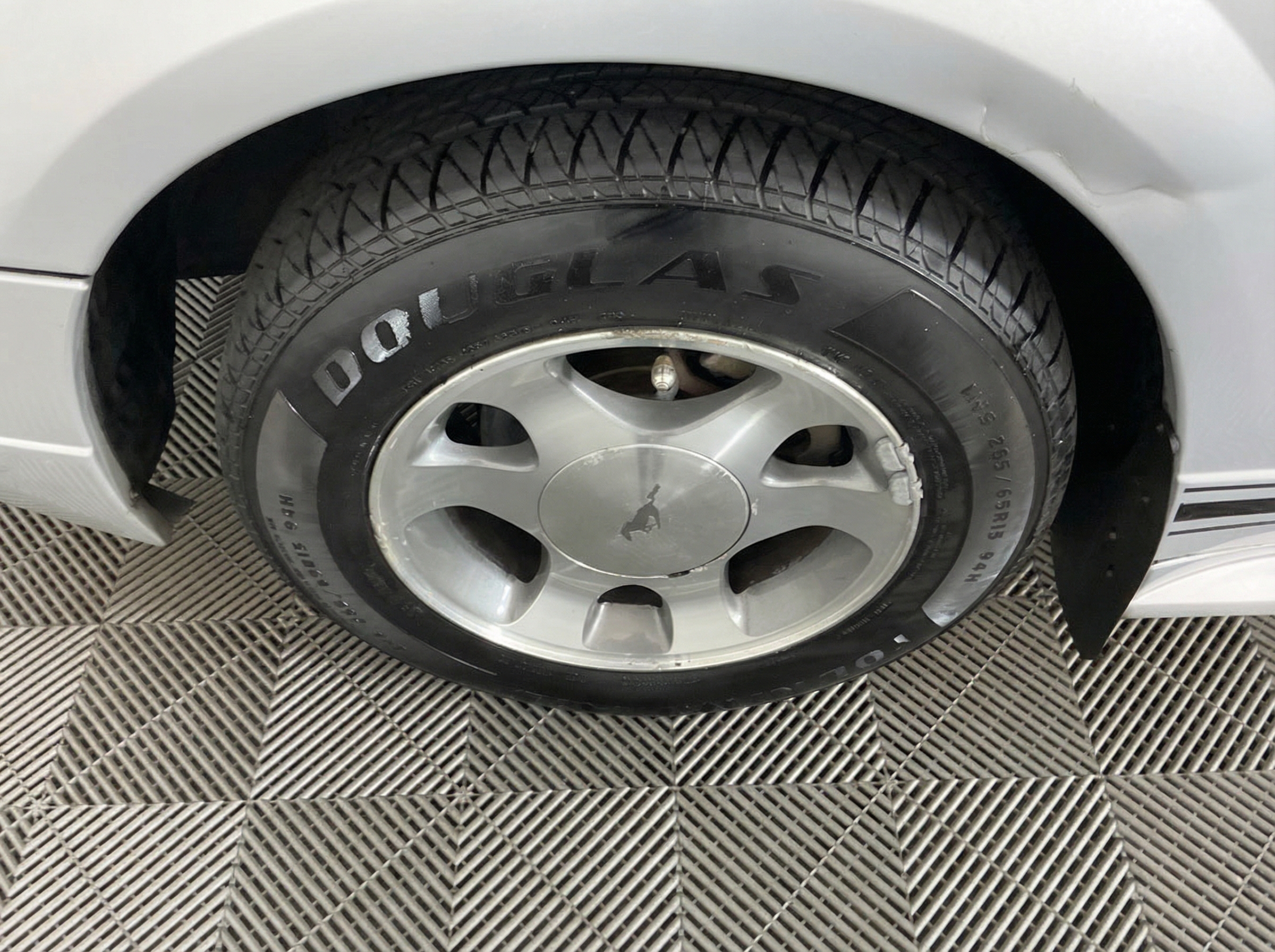 1999 Ford Mustang — photo 11
