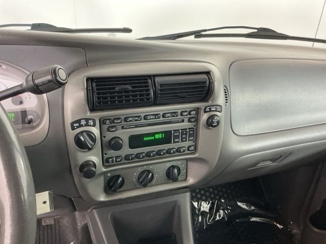 2004 Ford Explorer — photo 7