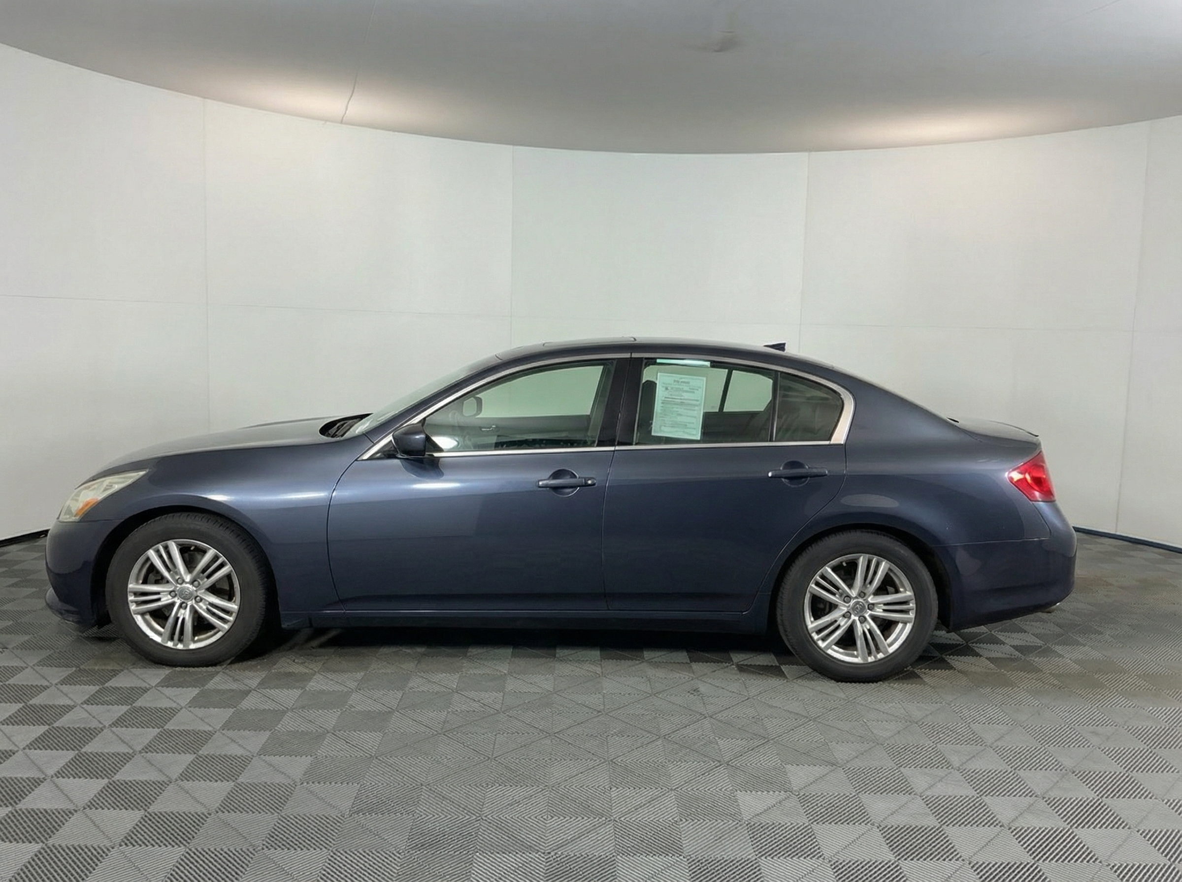2010 Infiniti G37 — photo 3