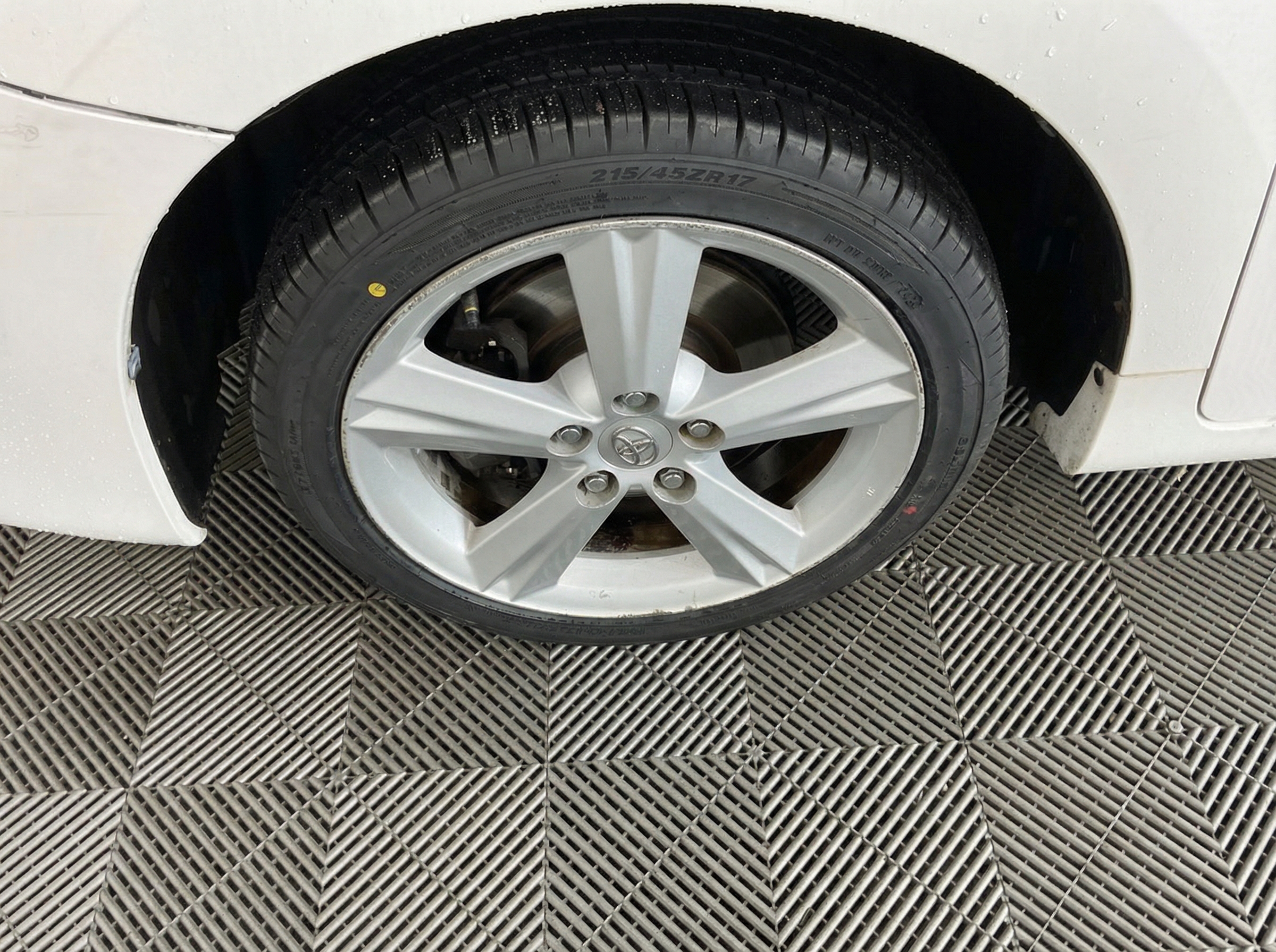 2010 Toyota Matrix — photo 11