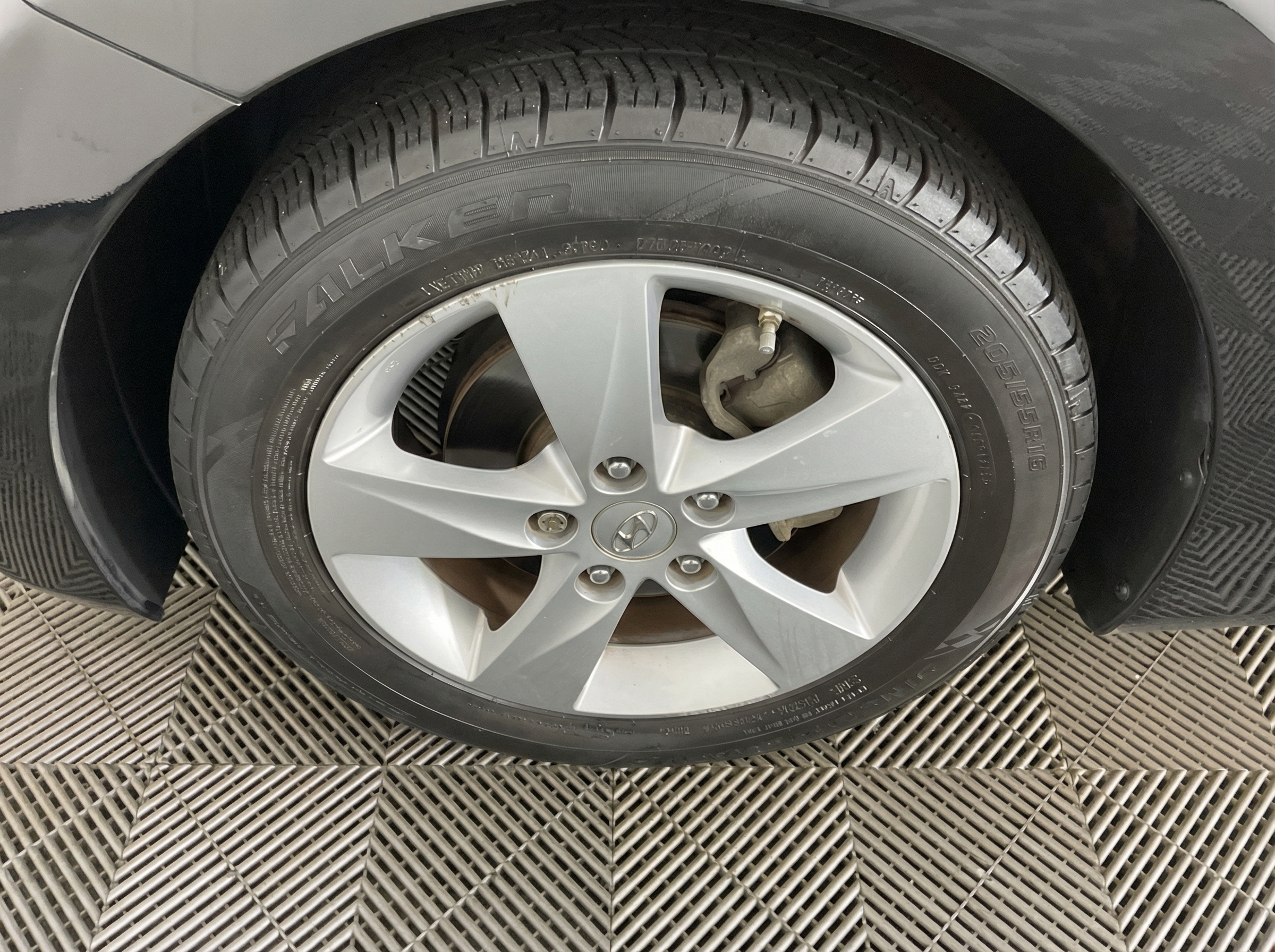 2011 Hyundai Elantra — photo 13