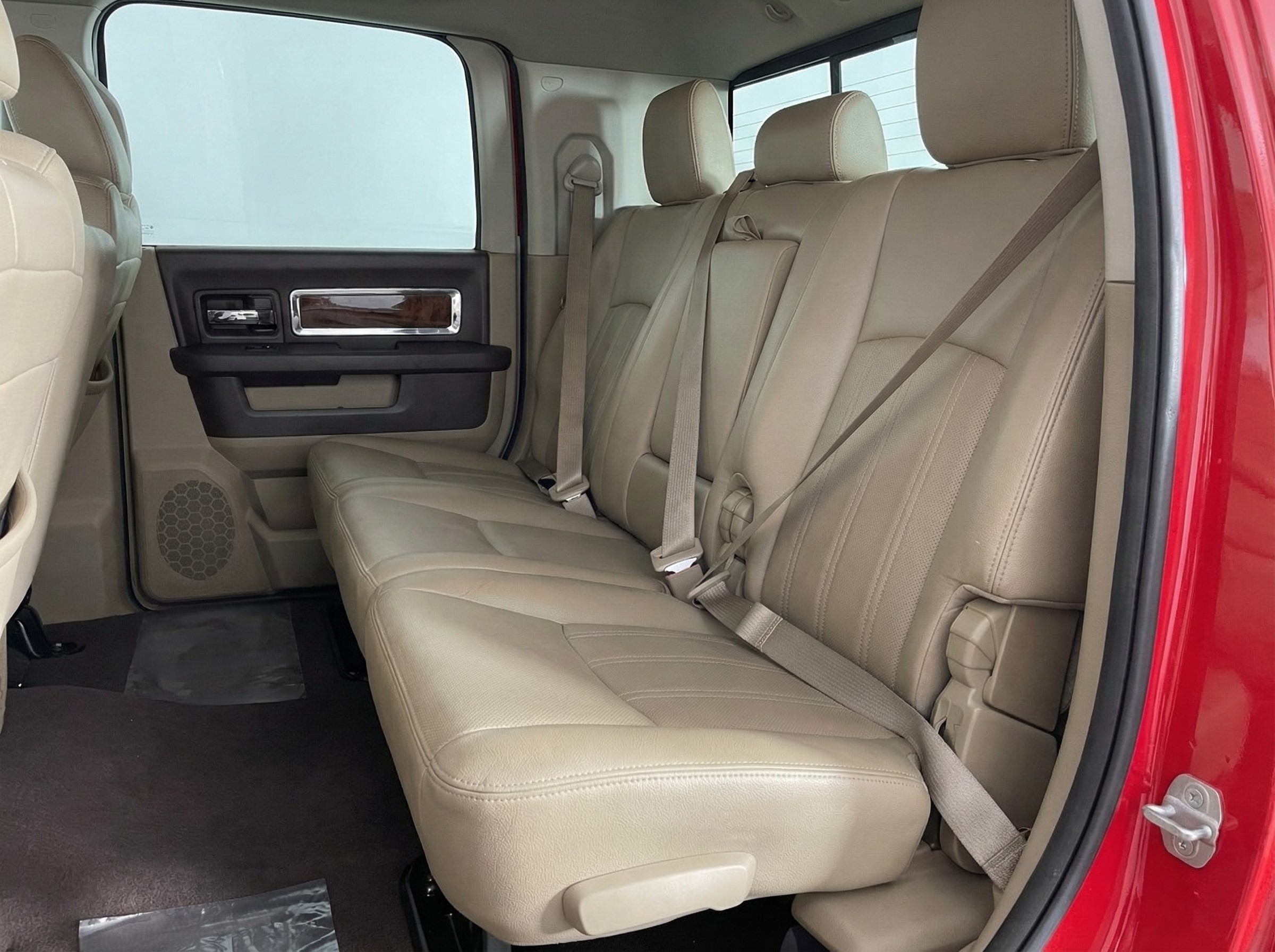 2012 RAM 2500 — photo 12