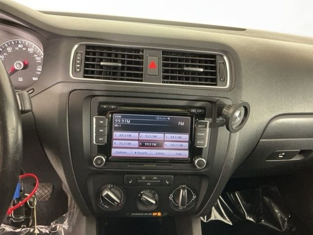 2012 Volkswagen Jetta — photo 6