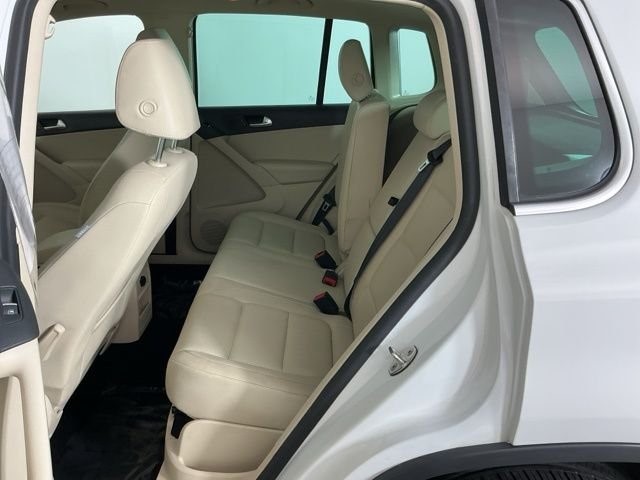2012 Volkswagen Tiguan — photo 13