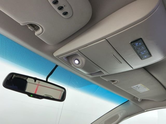 2013 Chrysler Town — photo 10