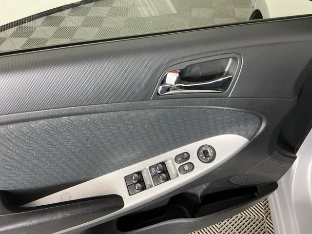 2013 Hyundai Accent — photo 4