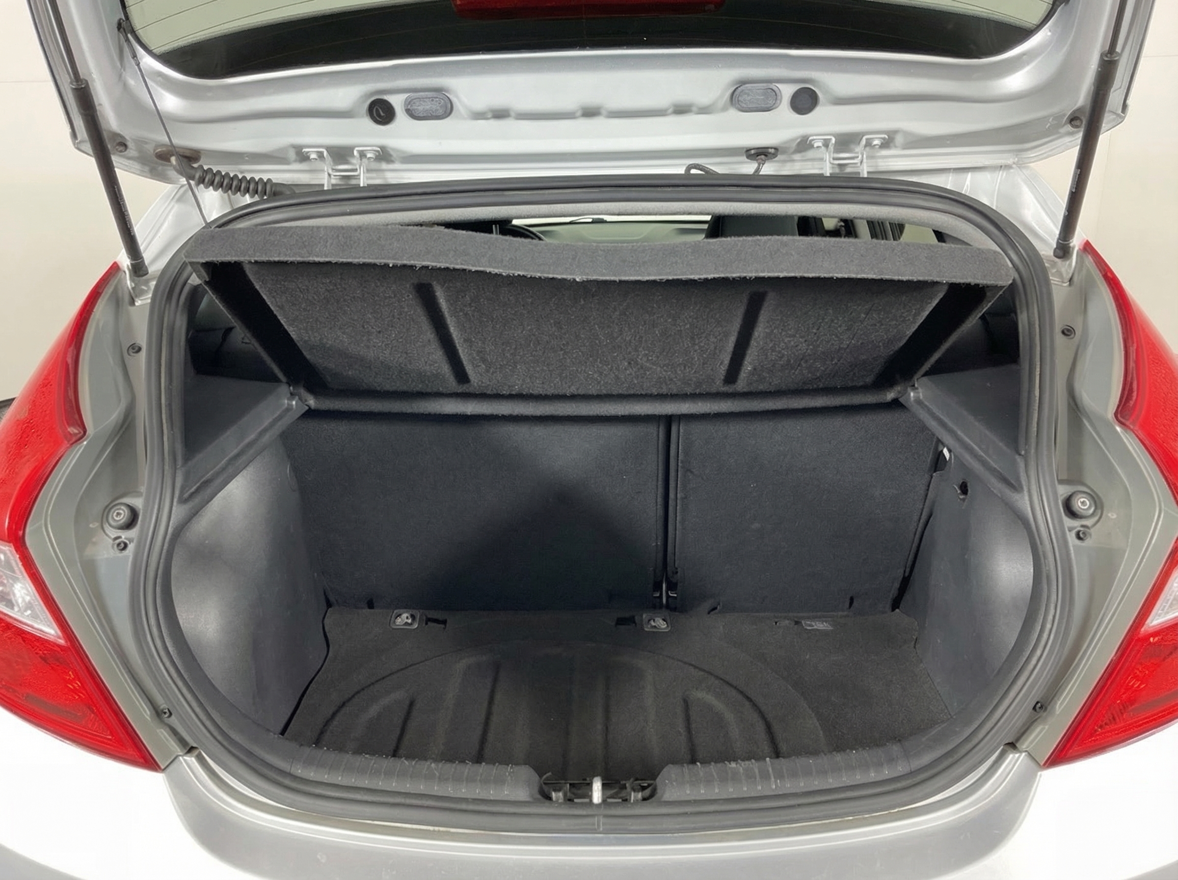 2013 Hyundai Accent — photo 13