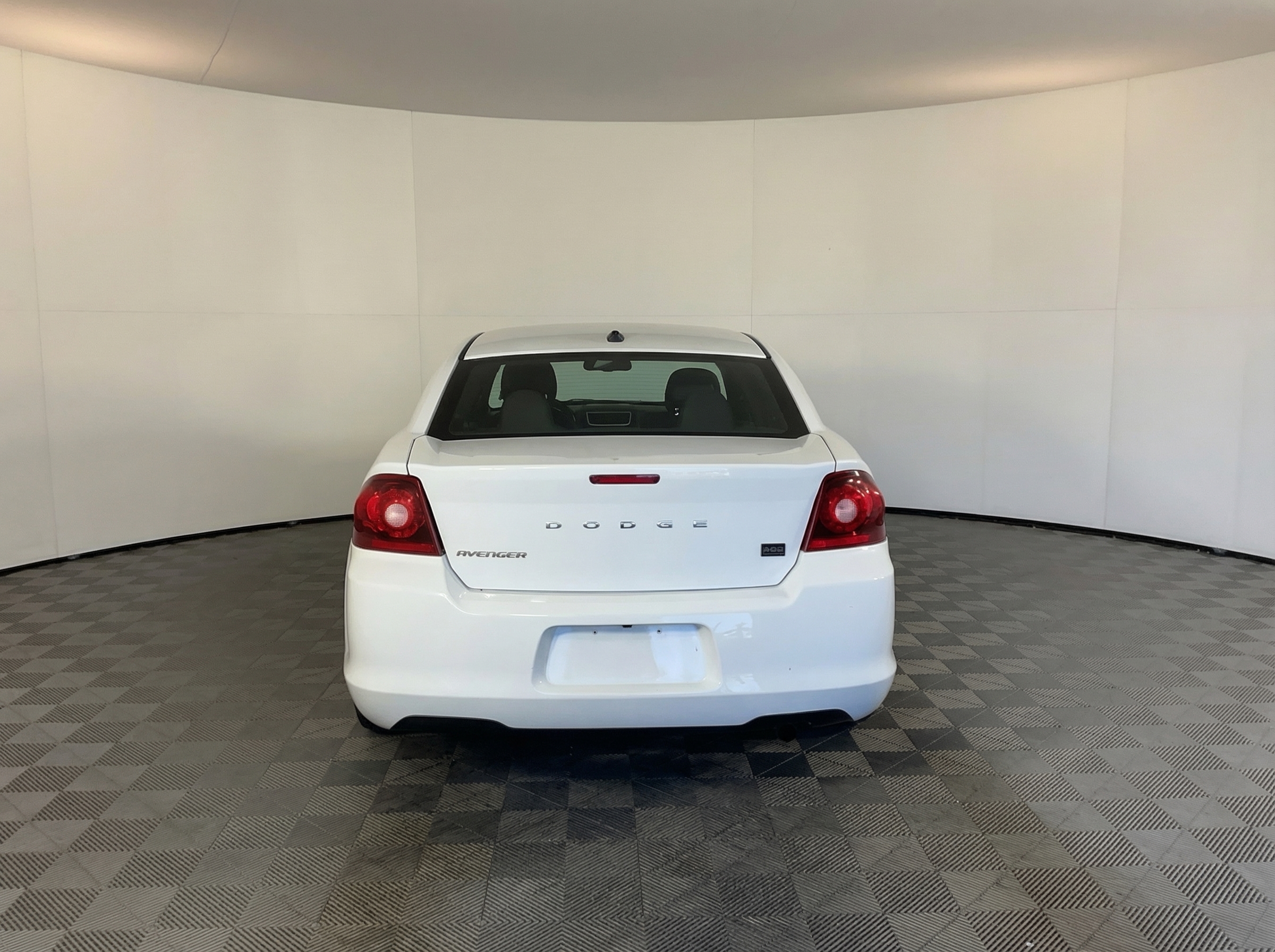 2014 Dodge Avenger — photo 1
