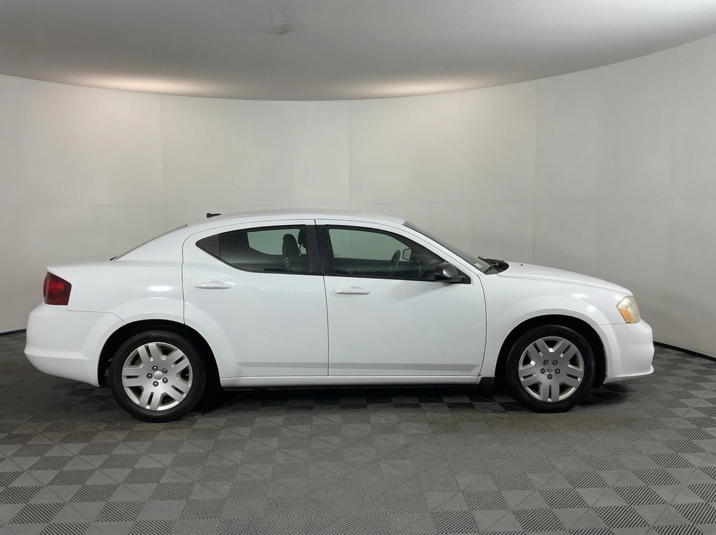 2014 Dodge Avenger — photo 3