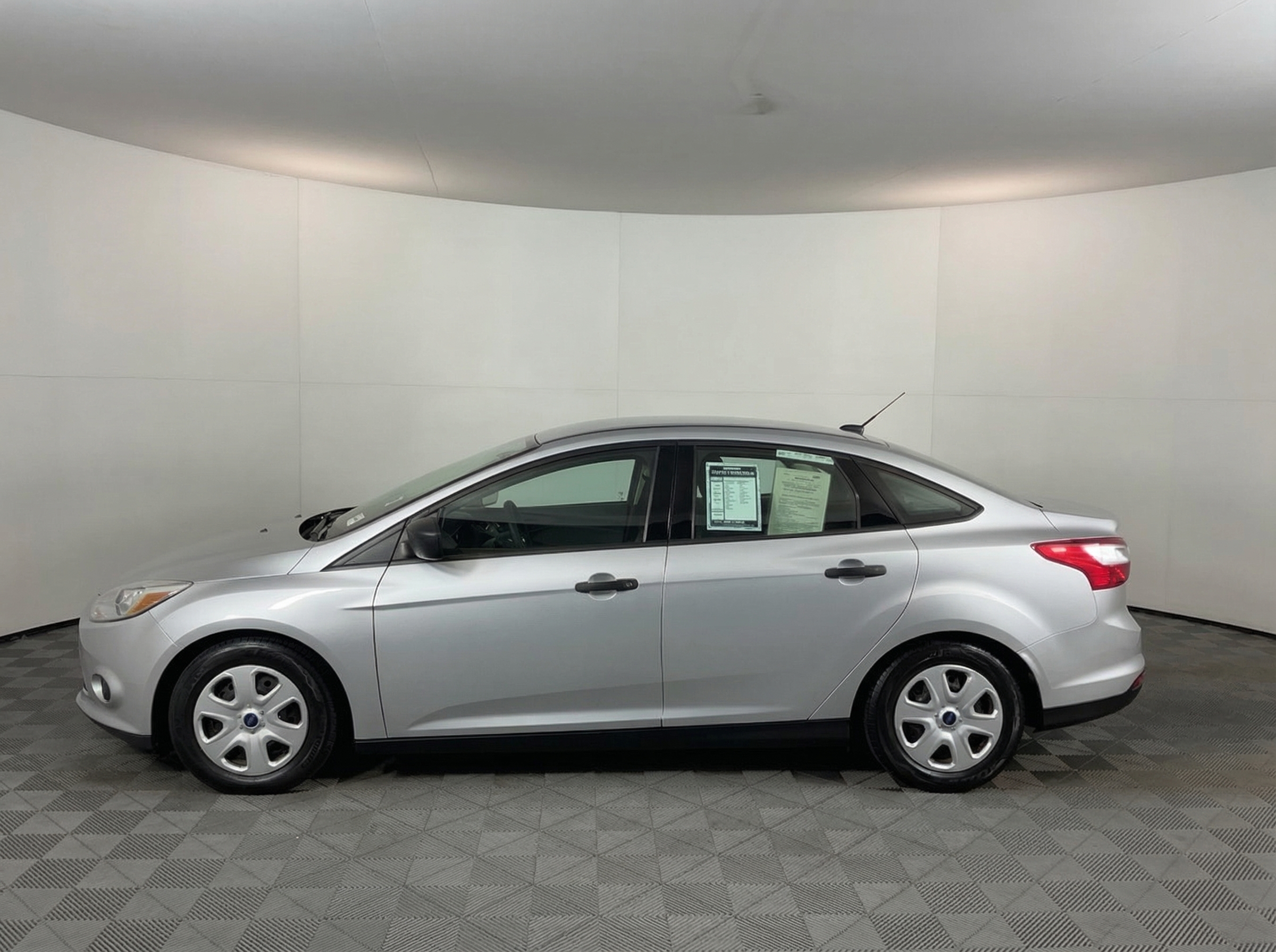 2014 Ford Focus — photo 2