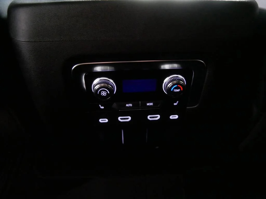 2024 GMC Yukon — photo 19