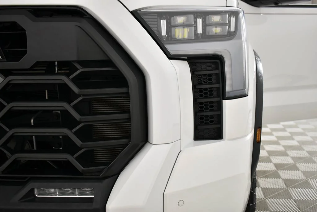 2024 Toyota Tundra — photo 1